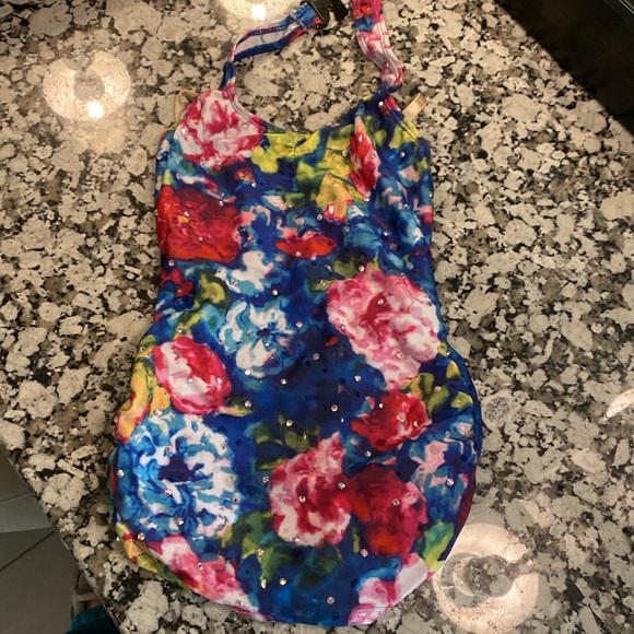 Dance Costumes - Picture 6 of 7